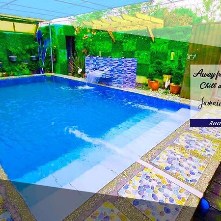 Private House W/ Swimming Pool Staycation Tarlac タルラック エクステリア 写真