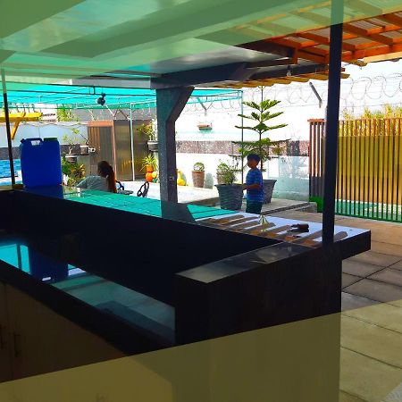 Private House W/ Swimming Pool Staycation Tarlac タルラック エクステリア 写真